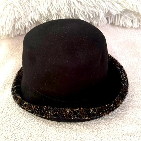 Filippo Catarzi Black with knit multi colored brim end 100% wool made in Italy. - Picture 1 of 13